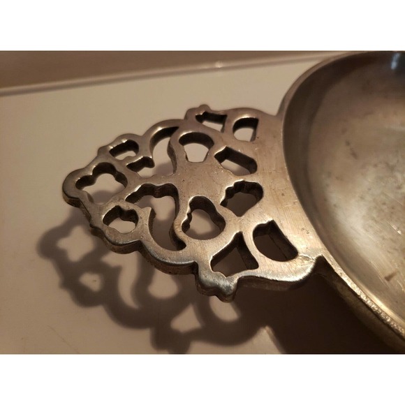 Vintage WILTON COLUMBIA RWP Pewter Porringer No. 105 w/ One Ornate Handle 5-3/4" - Picture 3 of 7